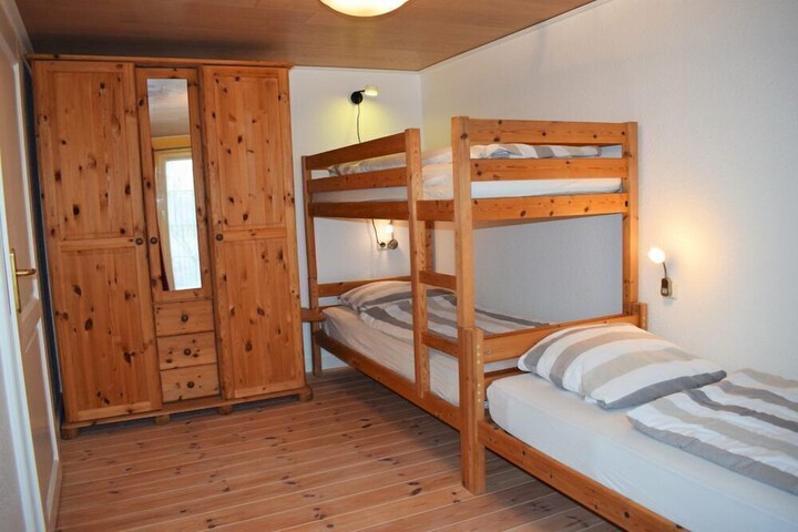 Room 10 of 30