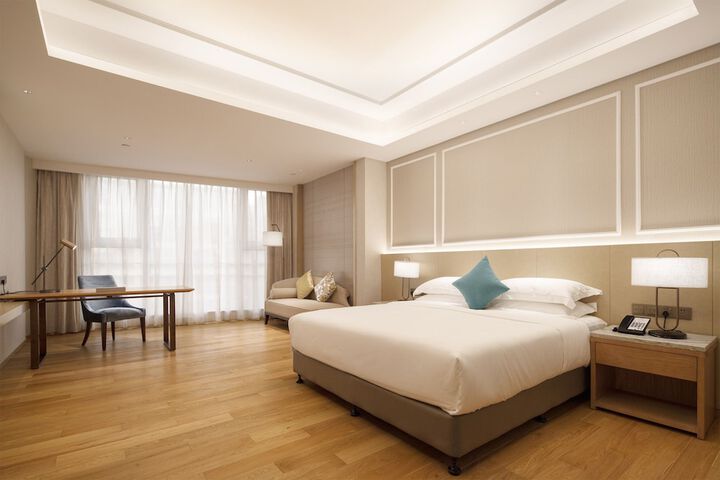 Room 12 of 28