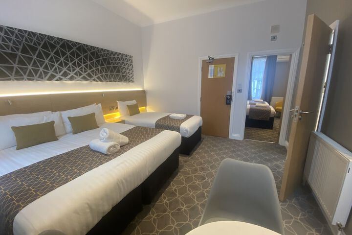 Room 9 of 20