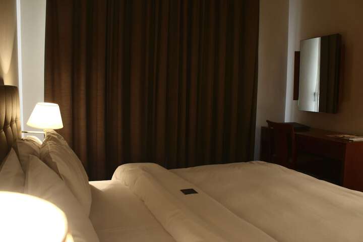 Room 9 of 63