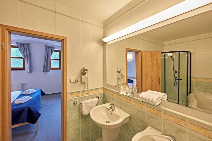 Room 52 of 91