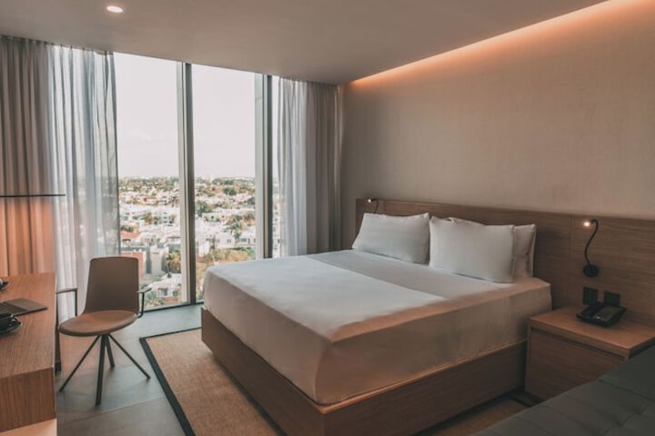 Room 150 of 335