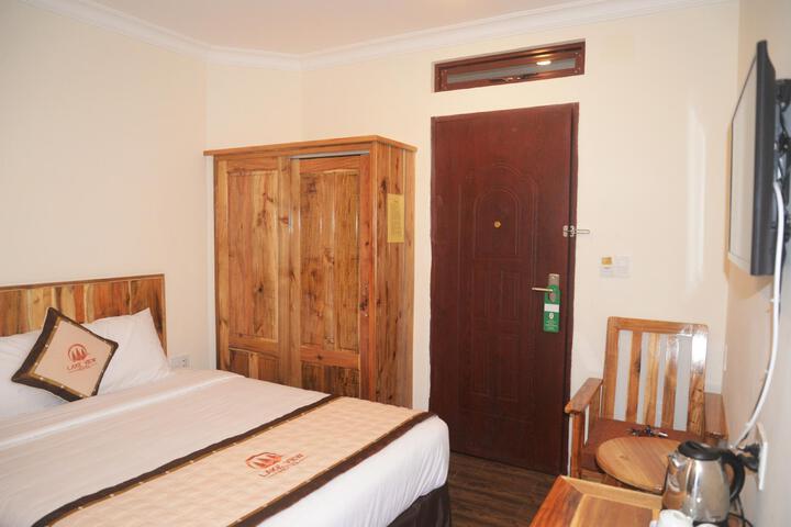 Lake View Hotel