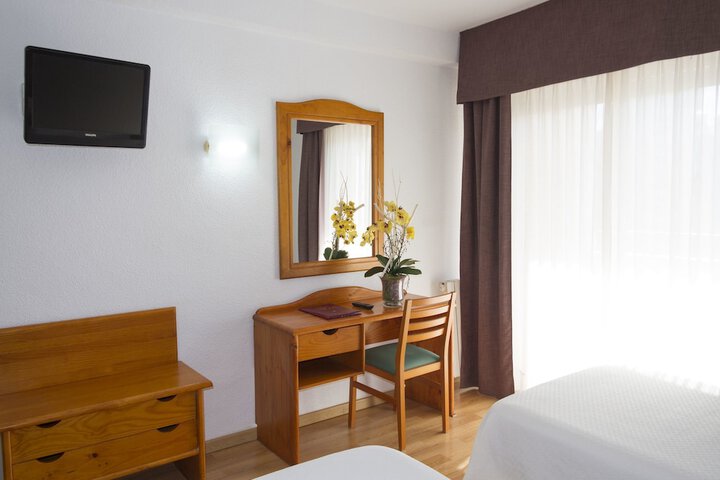 Room 6 of 35