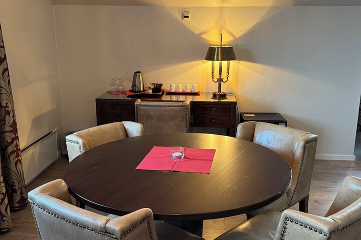 Room 80 of 209