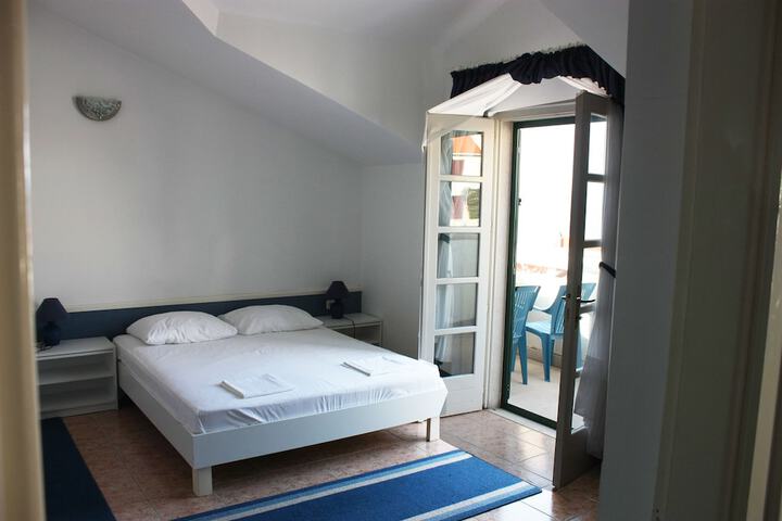 Room 14 of 92