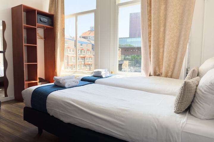 Room 20 of 53