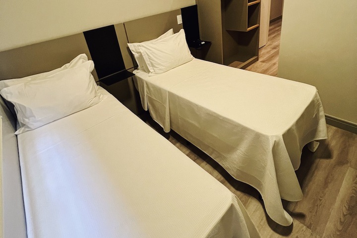Room 8 of 26