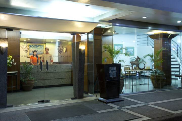 Hotel 76 of 77