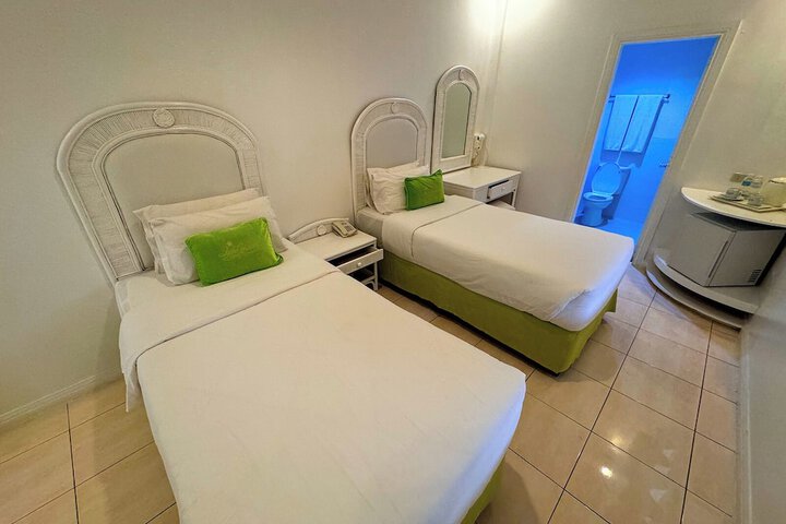Room 41 of 164