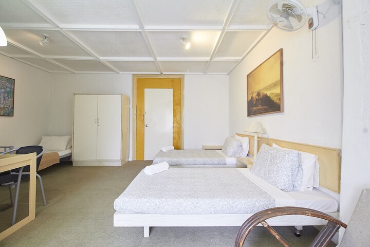 Room 11 of 39