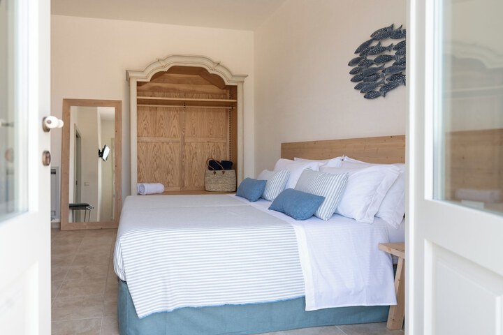 Room 4 of 56