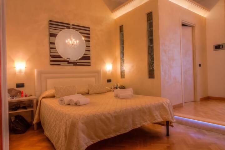 Room 6 of 75