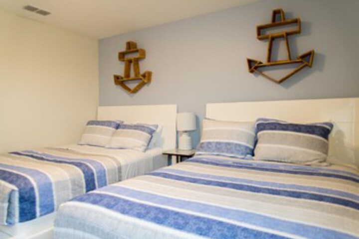 Room 44 of 61
