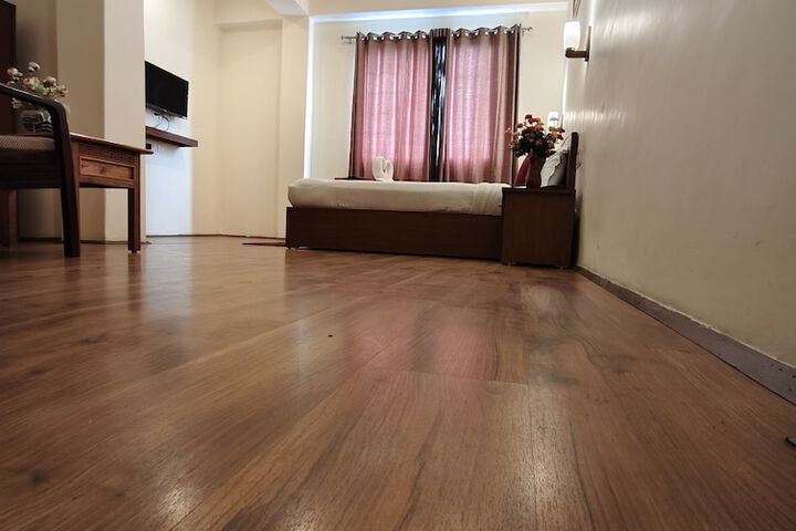 Room 25 of 66