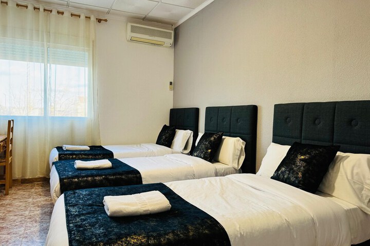Room 6 of 14