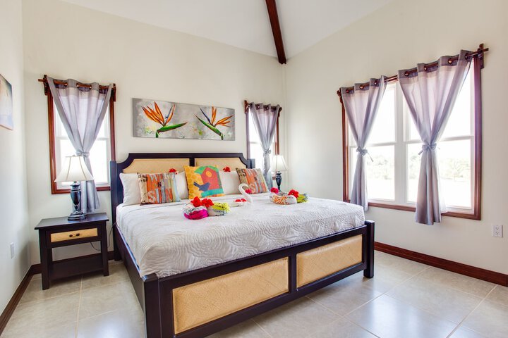 Room 4 of 328