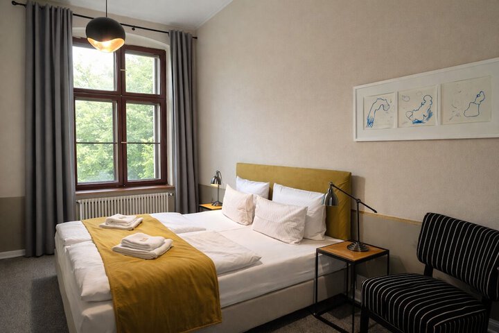 Room 10 of 43