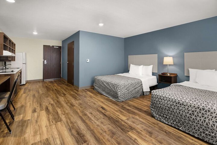 1 Queen Bed Suite (4 of 21)
