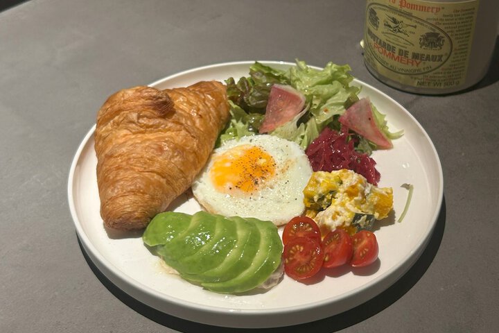 Dining 40 of 52