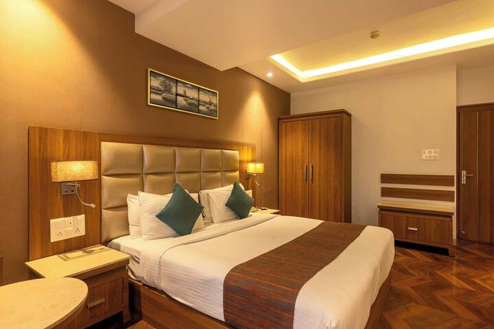 Room 12 of 75