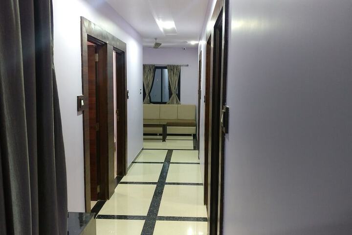 Ballroom/Hall 31 of 31