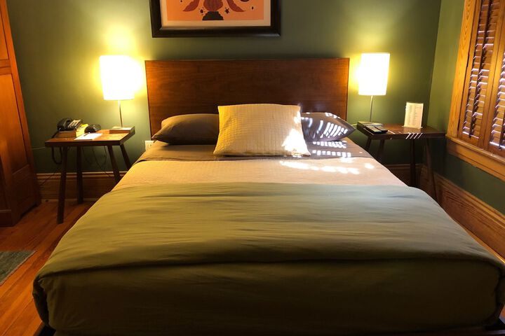1 Queen Bed (92 of 99)