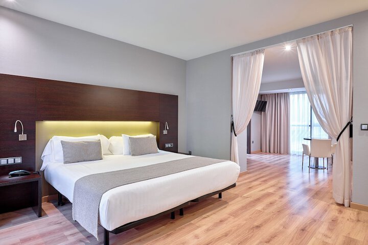 Room 28 of 81