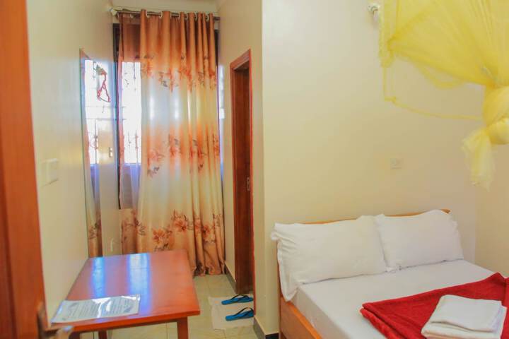 Room 5 of 13