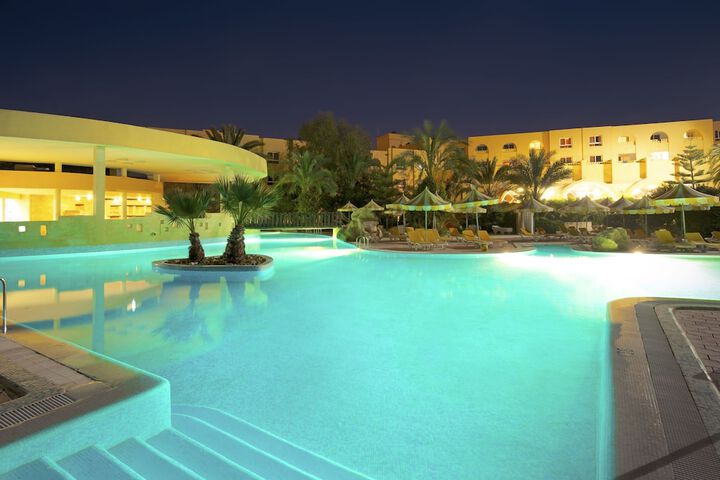 Hotel with Pool