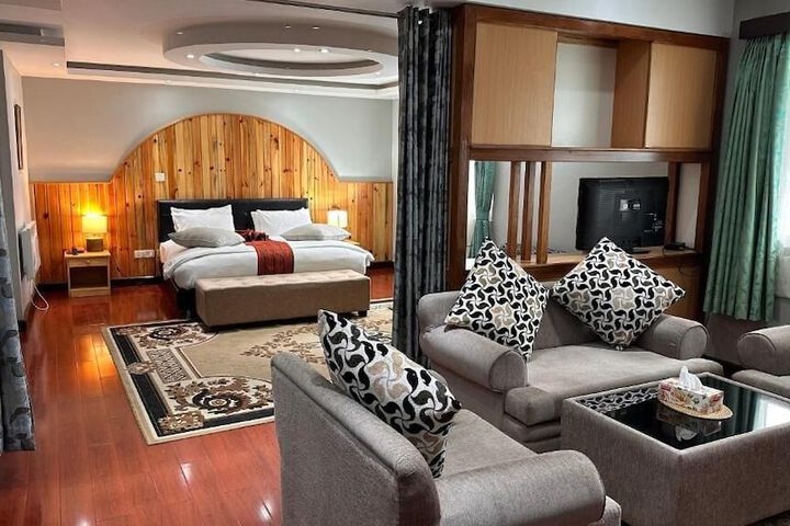 Room 12 of 22