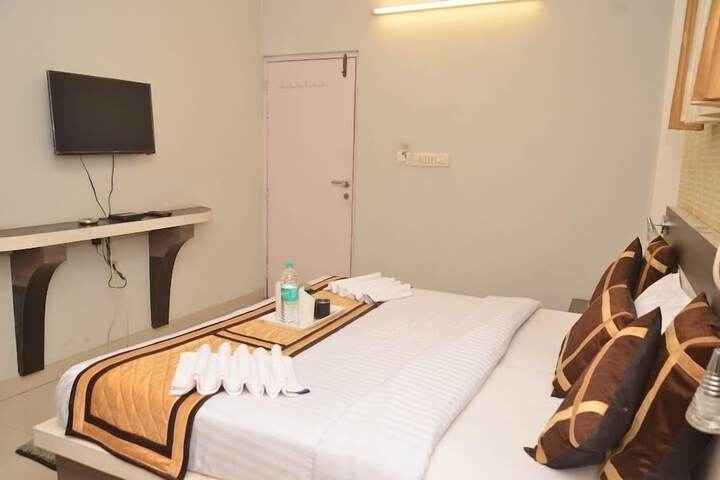 Room 10 of 29