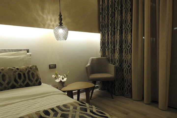 Room 6 of 70