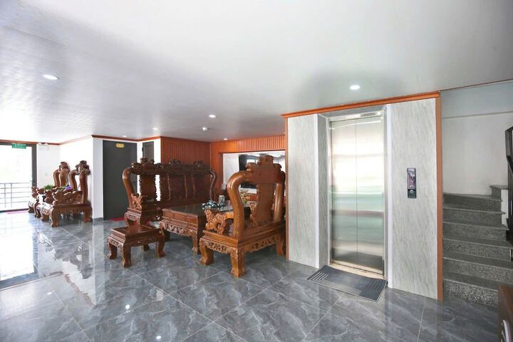 Room 12 of 14