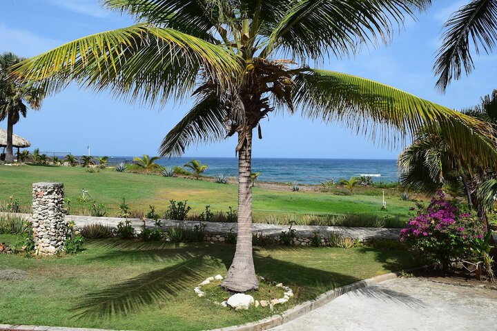 Hotel Exterior 16 of 20