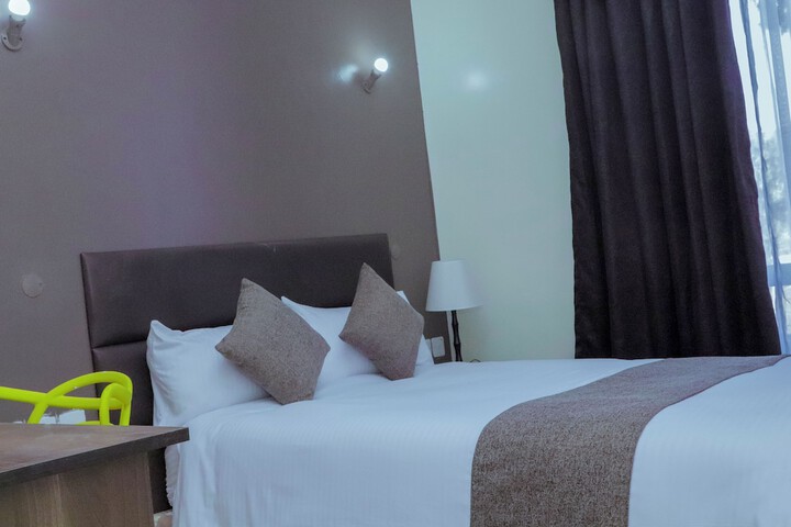 Room 4 of 19