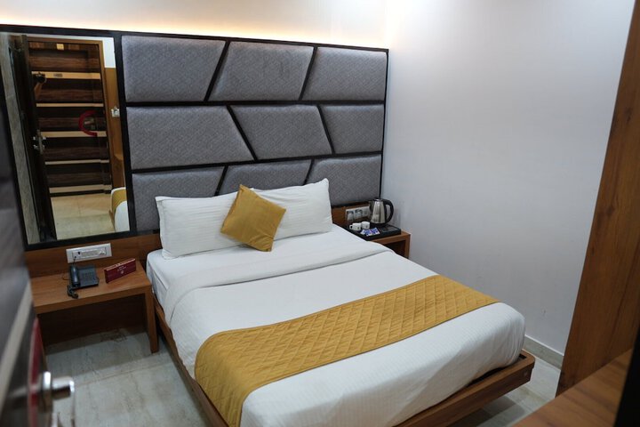 Room 52 of 68
