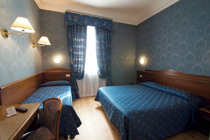 Room 40 of 72