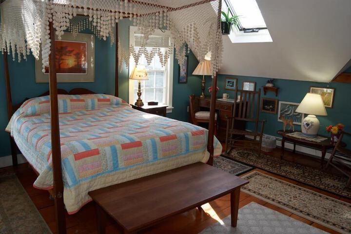 Room 10 of 21