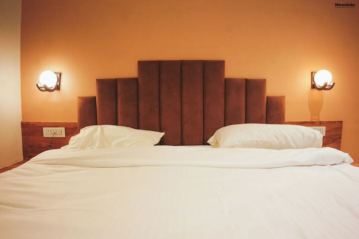 Room 2 of 11