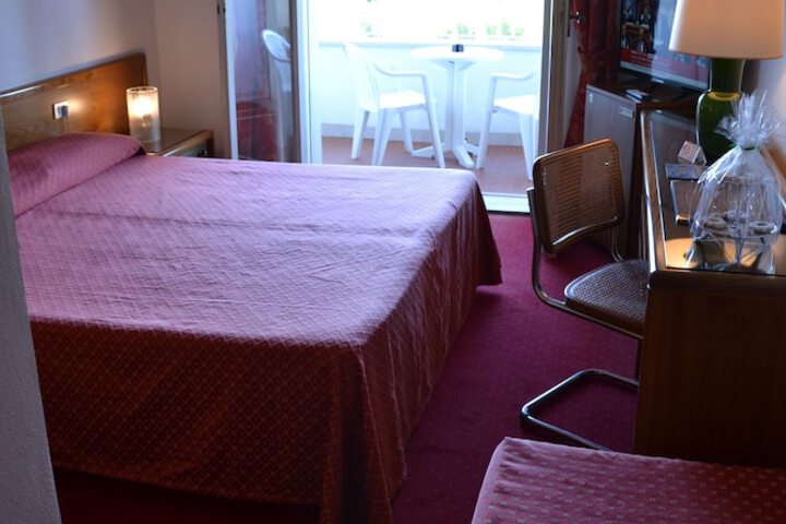 Room 8 of 53