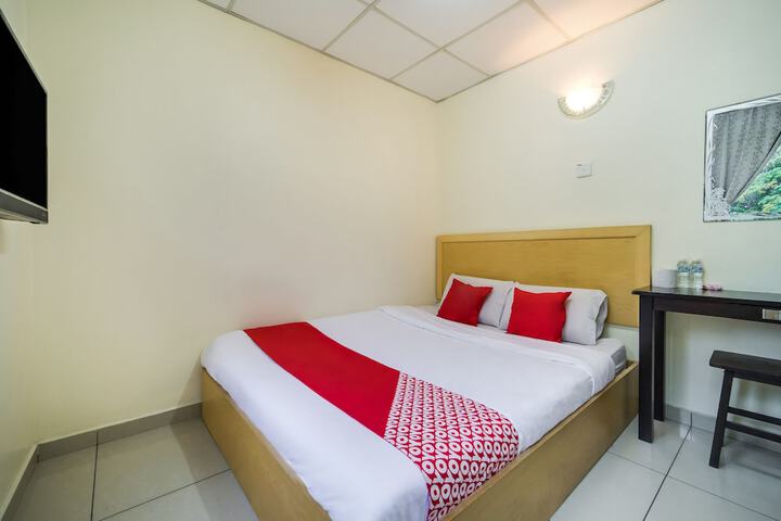Room 8 of 34