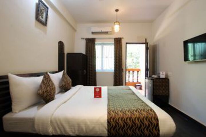 Room 13 of 20