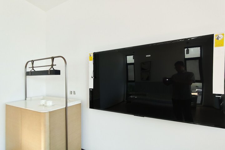 Room 42 of 163
