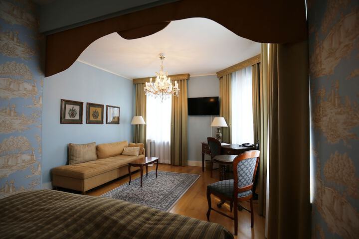 Room 25 of 54