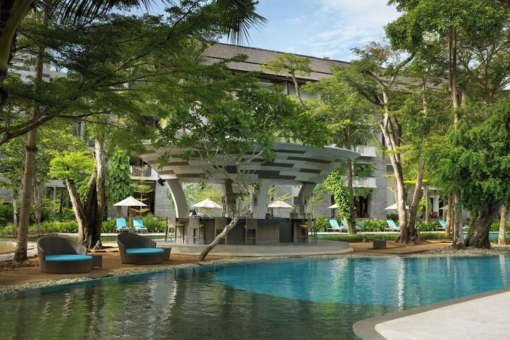 Hotel Pool