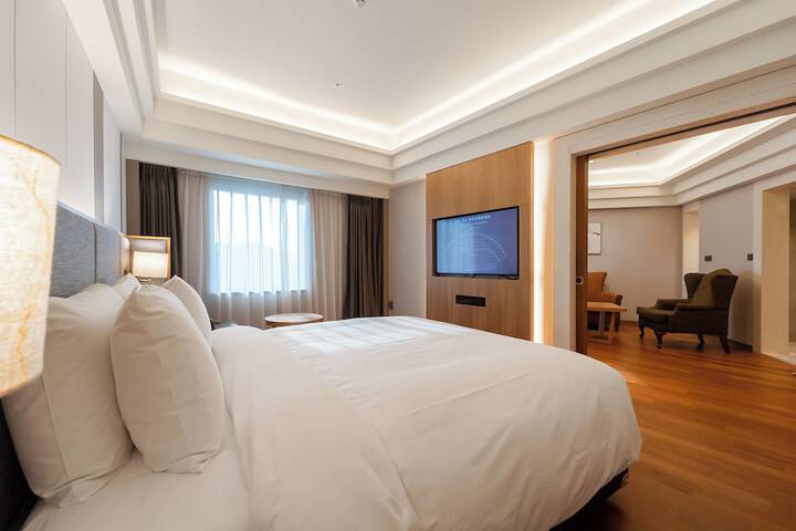Room 30 of 81