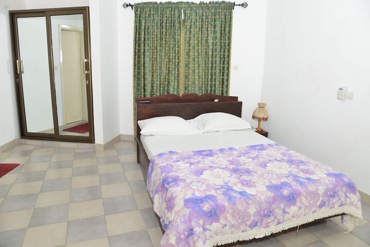 Room 16 of 30