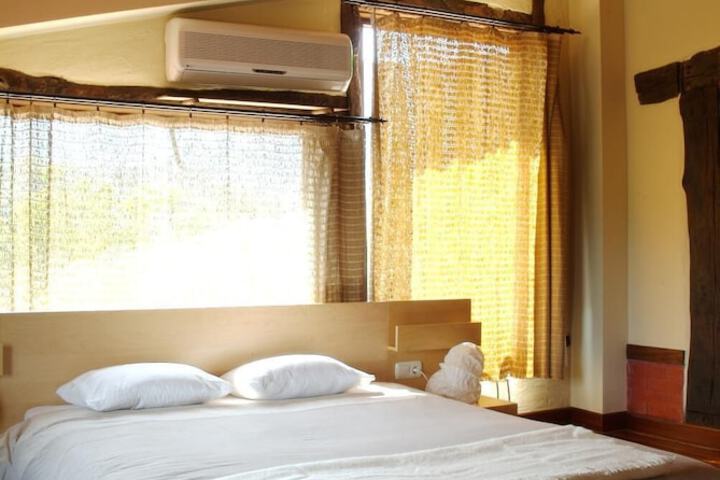 Room 12 of 34