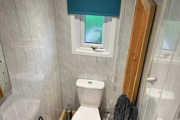 Room 10 of 11